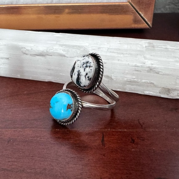 Turquoise Ring - Picture 2 of 2